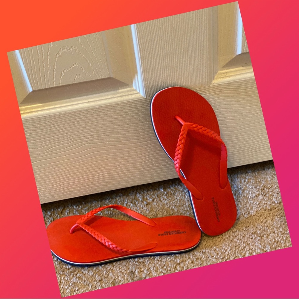 American Eagle Flip Flops
